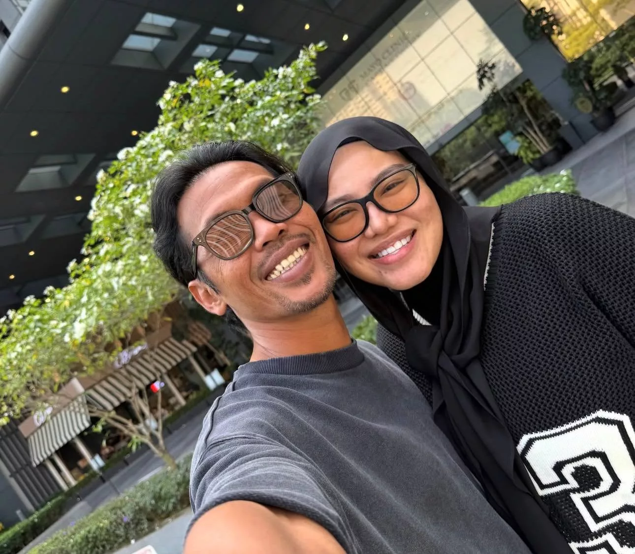 “Jarang Berkata-Kata, Tapi Kini Sudah Tiba Masa,” - Watie Hanifiah 4 “Jarang Berkata-Kata, Tapi Kini Sudah Tiba Masa,” - Watie Hanifiah