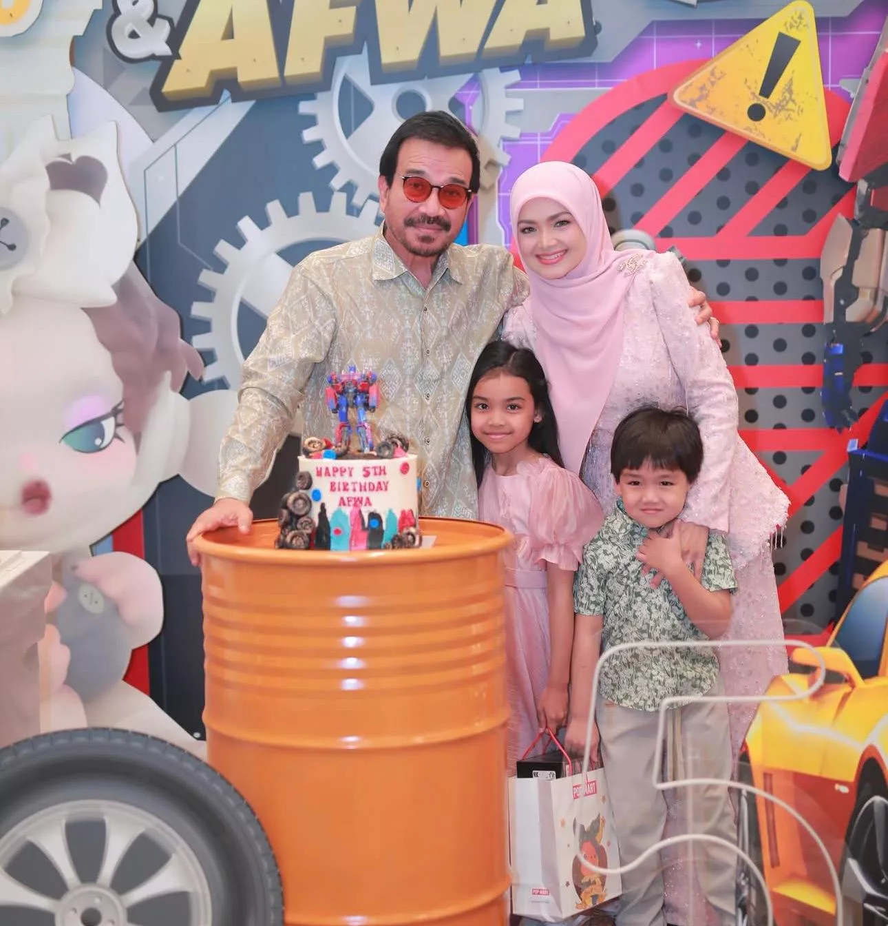 “Suami Dan Saya Ambil Kata Sepakat Untuk Tarik Diri,” - Siti Nurhaliza 4 “Suami Dan Saya Ambil Kata Sepakat Untuk Tarik Diri,” - Siti Nurhaliza