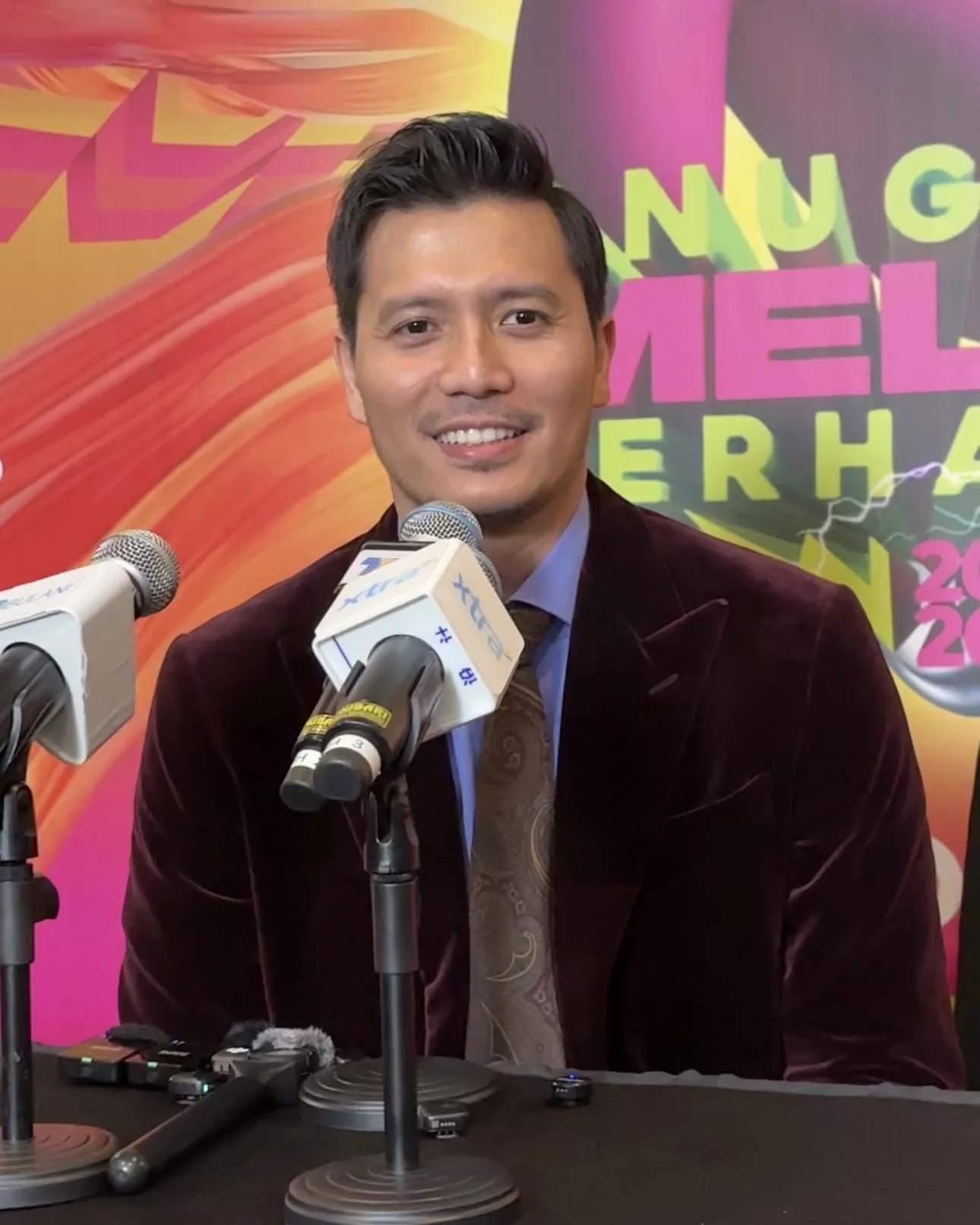 “Thank You Baby,” - Amira Othman ‘Penyelamat’ Jadi ‘MUA’ Untuk Suami, Fattah Amin Tampil Kacak & Menang Anugerah Di AMT2026 4 “Thank You Baby,” - Amira Othman ‘Penyelamat’ Jadi ‘MUA’ Untuk Suami, Fattah Amin Tampil Kacak & Menang Anugerah Di AMT2026