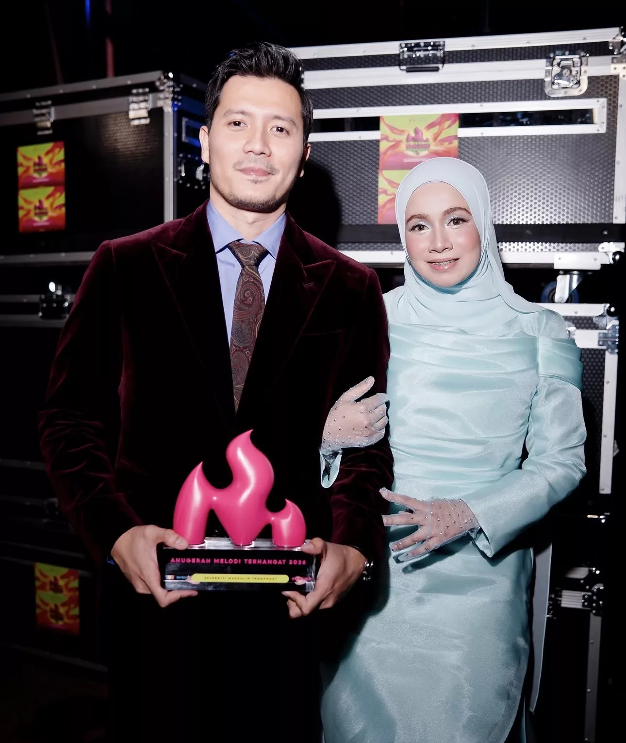 “Thank You Baby,” - Amira Othman ‘Penyelamat’ Jadi ‘MUA’ Untuk Suami, Fattah Amin Tampil Kacak & Menang Anugerah Di AMT2026 2 “Thank You Baby,” - Amira Othman ‘Penyelamat’ Jadi ‘MUA’ Untuk Suami, Fattah Amin Tampil Kacak & Menang Anugerah Di AMT2026