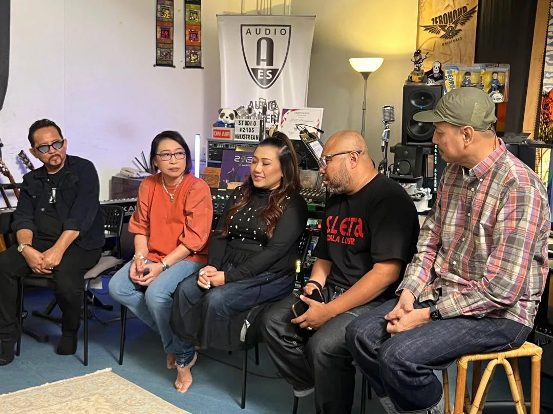 “Kreativiti Helen Yap Melangkaui Pemikiran…,” - Adeep Nahar Anggap ‘Bercanda Emosi’ Lagu Paling Sukar, Idayu Cerewet Waktu Proses Rakaman 4 “Kreativiti Helen Yap Melangkaui Pemikiran…,” - Adeep Nahar Anggap ‘Bercanda Emosi’ Lagu Paling Sukar, Idayu Cerewet Waktu Proses Rakaman