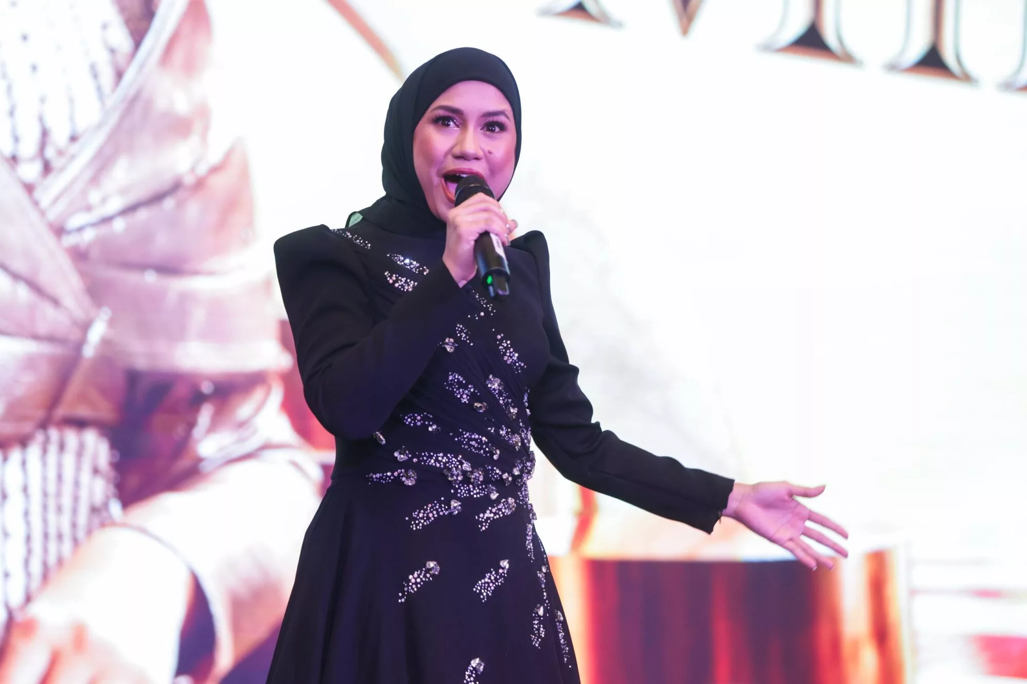 Baru Buat Comeback Terus Masuk GV13, Mila Jirin Tak Rasa Ada Kelebihan! Mahu Dikenali Peminat Gen-Z - “Mereka Panggil Saya Kakak Bizmilla.” 2 Baru Buat Comeback Terus Masuk GV13, Mila Jirin Tak Rasa Ada Kelebihan! Mahu Dikenali Peminat Gen-Z - “Mereka Panggil Saya Kakak Bizmilla.”