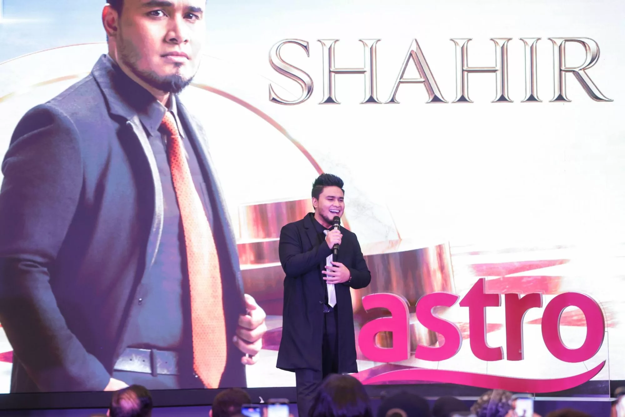 “Ramai Yang Ada ‘Denial Syndrome’, Rasa Akan Popular Sampai Bila-Bila,” - Shahir Mahu Perlahankan Kerjaya Selepas Usia 40 Tahun 5 “Ramai Yang Ada ‘Denial Syndrome’, Rasa Akan Popular Sampai Bila-Bila,” - Shahir Mahu Perlahankan Kerjaya Selepas Usia 40 Tahun