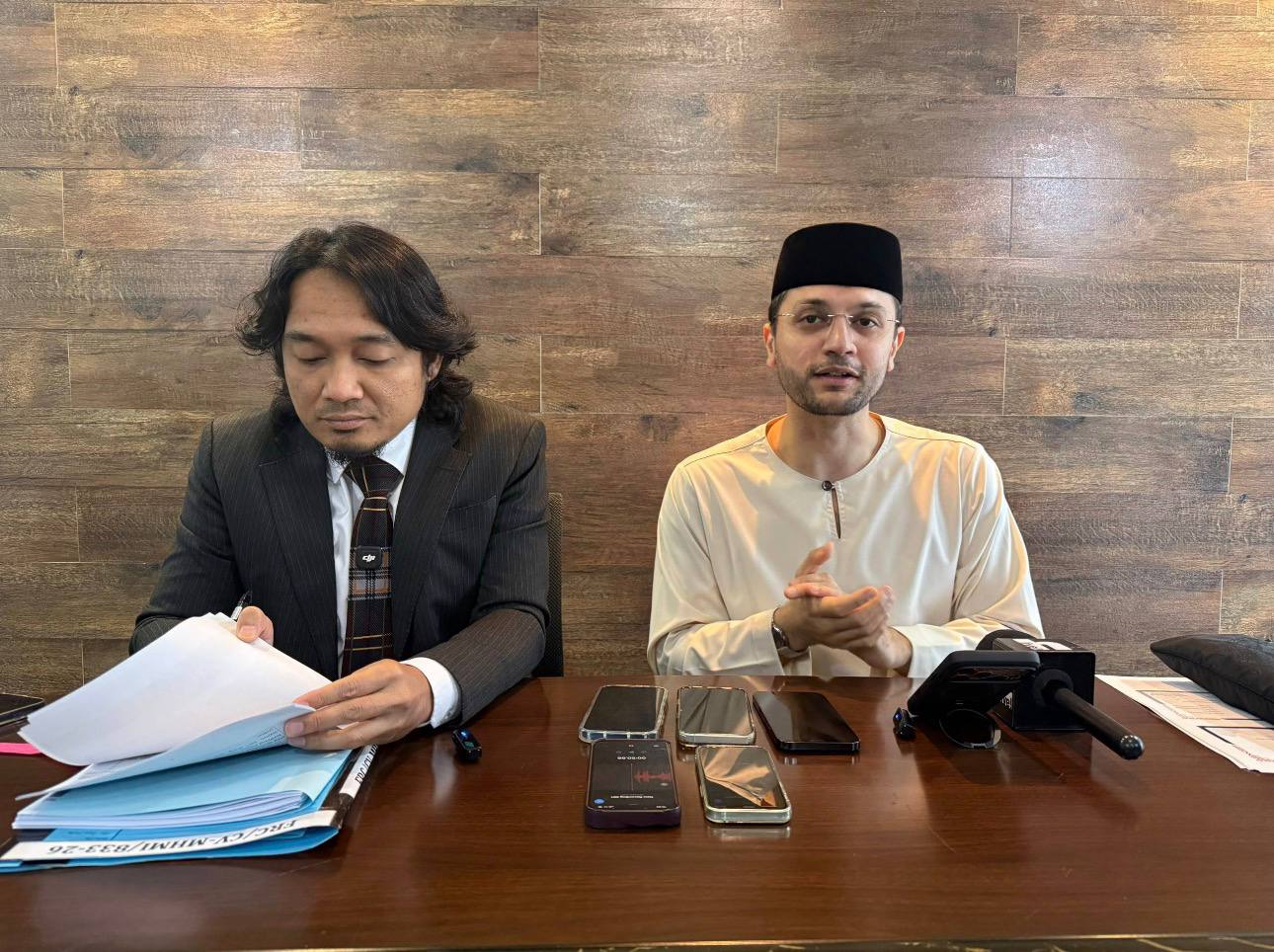 PU Riz Ambil Tindakan Undang-Undang, Tuntut RM1 Juta Susulan Dakwaan Penunggang Agama - “Label Ini Sangat Berat.” 2 PU Riz Ambil Tindakan Undang-Undang, Tuntut RM1 Juta Susulan Dakwaan Penunggang Agama - “Label Ini Sangat Berat.”