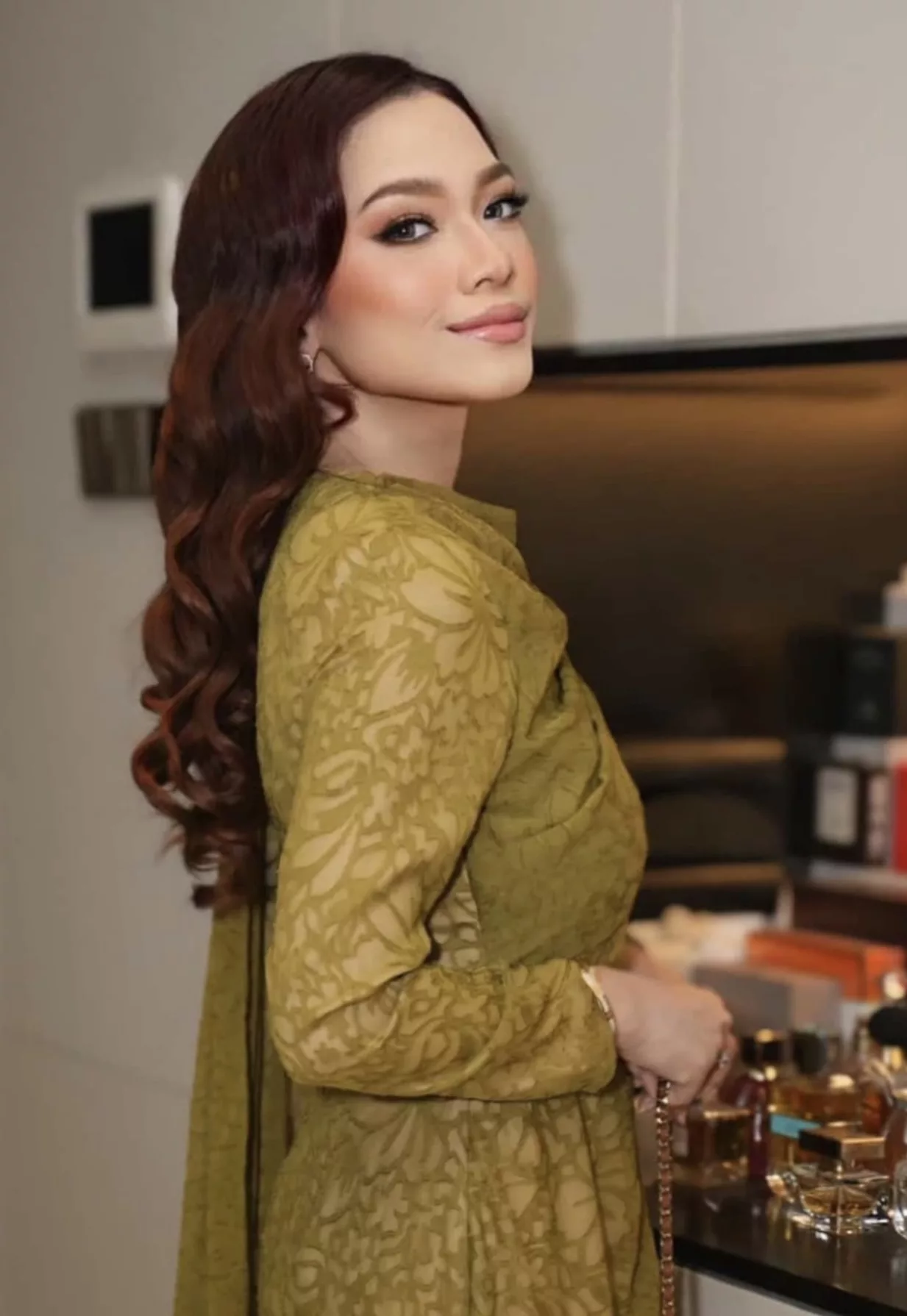 “Saya Hanyalah Manusia Biasa, Setiap Orang Akan…,” - Ruhainies Pilih Terus Fokus Kerjaya, Kerap Ke Uzbekistan Melawat Keluarga 3 “Saya Hanyalah Manusia Biasa, Setiap Orang Akan…,” - Ruhainies Pilih Terus Fokus Kerjaya, Kerap Ke Uzbekistan Melawat Keluarga