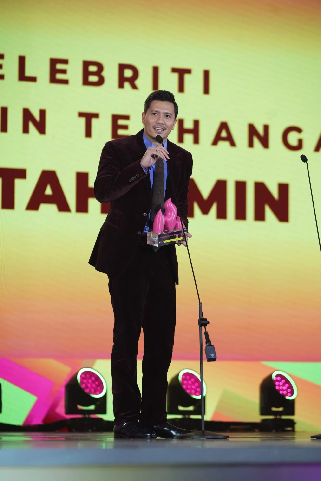 “Thank You Baby,” - Amira Othman ‘Penyelamat’ Jadi ‘MUA’ Untuk Suami, Fattah Amin Tampil Kacak & Menang Anugerah Di AMT2026 3 “Thank You Baby,” - Amira Othman ‘Penyelamat’ Jadi ‘MUA’ Untuk Suami, Fattah Amin Tampil Kacak & Menang Anugerah Di AMT2026