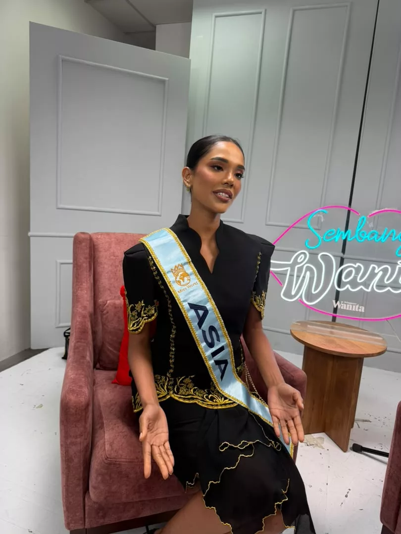 Taanusiya Chetty Dari Bilik Darjah Ke Pentas Miss World, Kini Terbuka Ceburi Dunia Lakonan - “Saya Perlu Bawa Beg Solekan, Bersiap Dalam Kereta…” 2 Taanusiya Chetty Dari Bilik Darjah Ke Pentas Miss World, Kini Terbuka Ceburi Dunia Lakonan - “Saya Perlu Bawa Beg Solekan, Bersiap Dalam Kereta…”