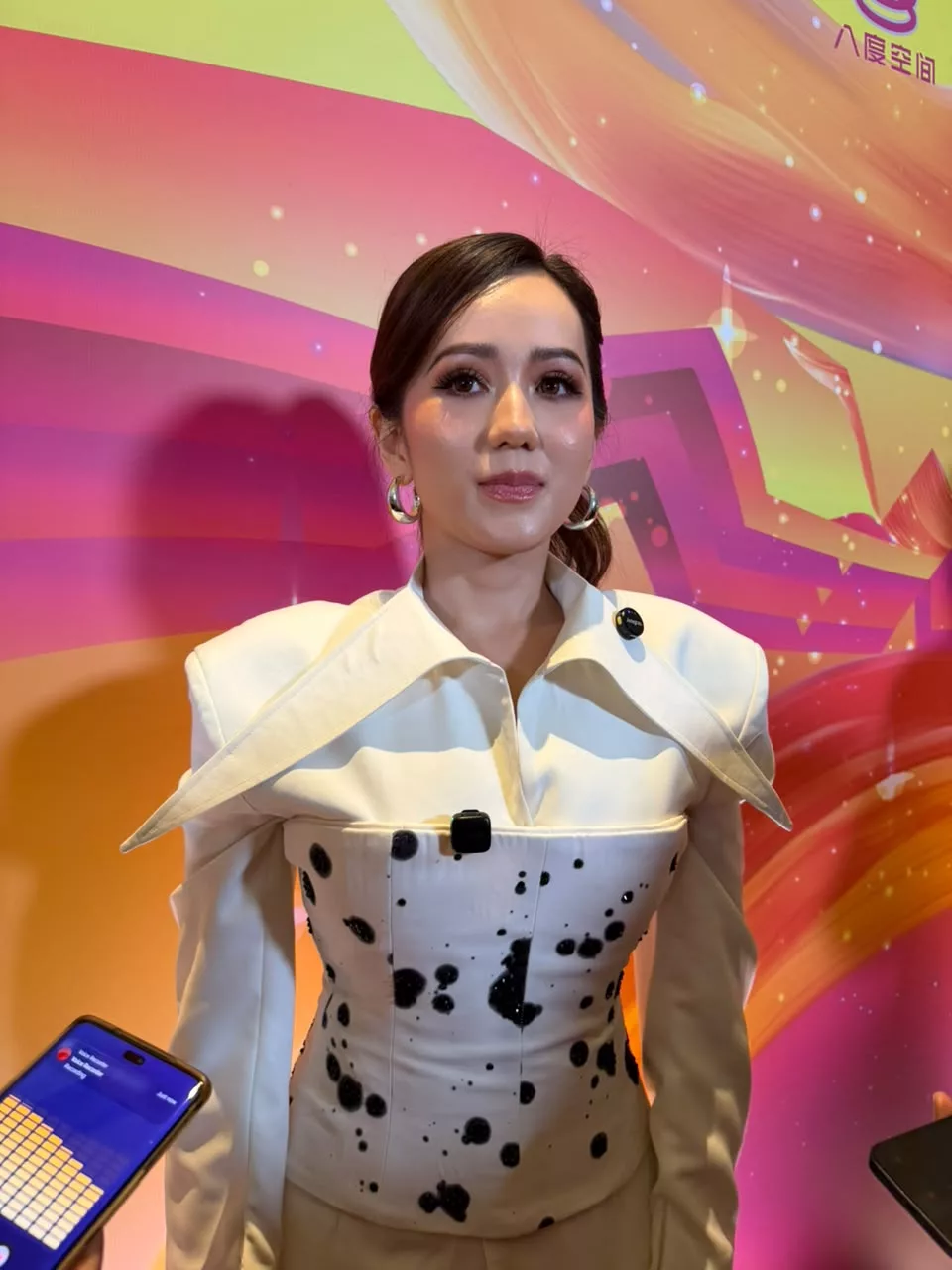 "Lebih Selesa Begini...," - Sophia Albakarakbah Suka Kerjaya Seni Lebih Diberi Perhatian, Tak Selesa Dikenali Sebab Hal Peribadi