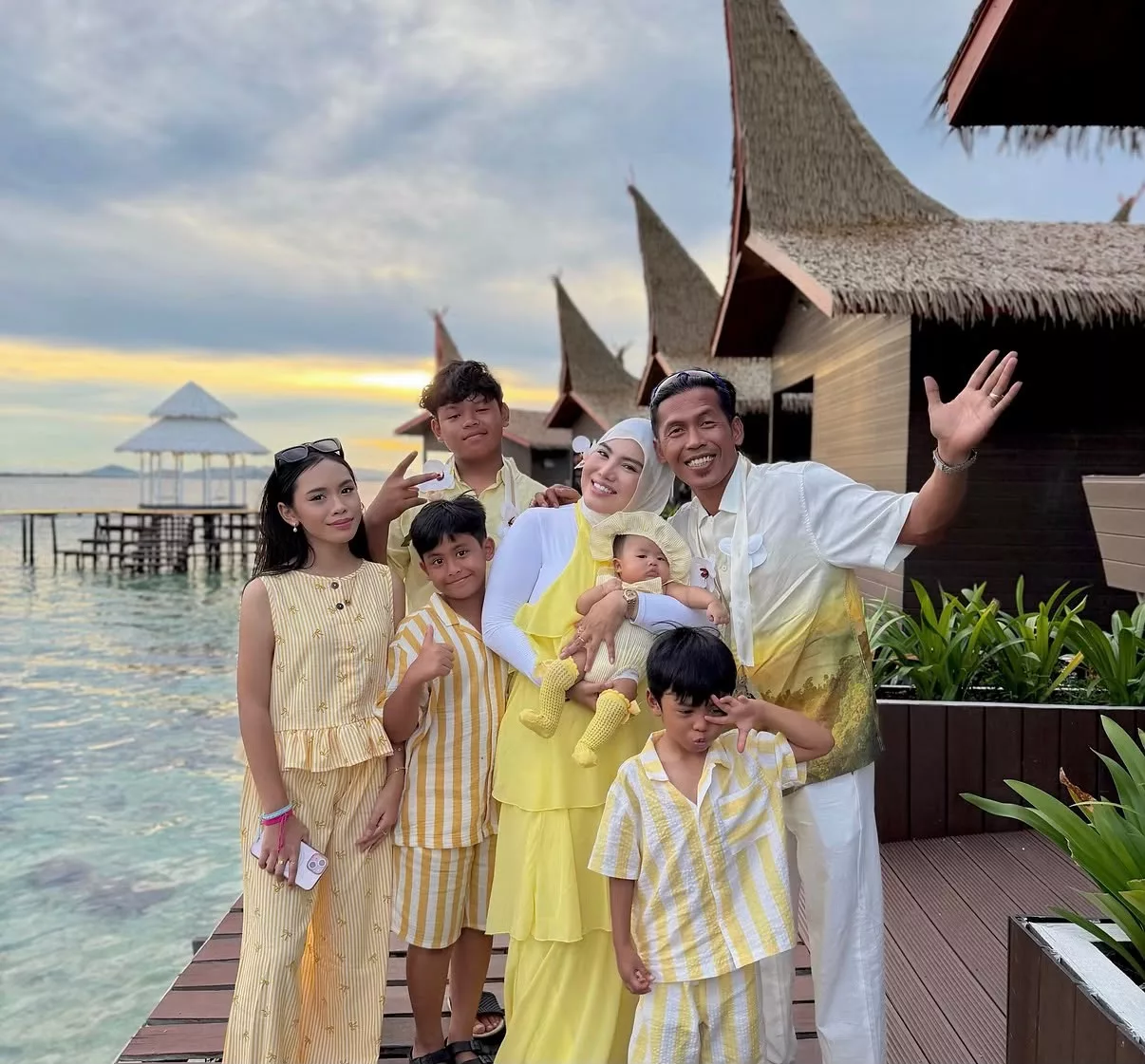 “Mummy Tersenyum Dalam Kesedihan Sebab…,” - Watie Sebak Thalita & Matin Turut Ditanya Isu Hubungan Dengan Shuib, Terharu Dengar Jawapan Anak-Anak 3 “Mummy Tersenyum Dalam Kesedihan Sebab…,” - Watie Sebak Thalita & Matin Turut Ditanya Isu Hubungan Dengan Shuib, Terharu Dengar Jawapan Anak-Anak